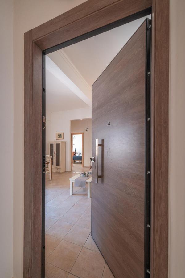 Stylish Central Renovated Apartment Heraklion  ภายนอก รูปภาพ